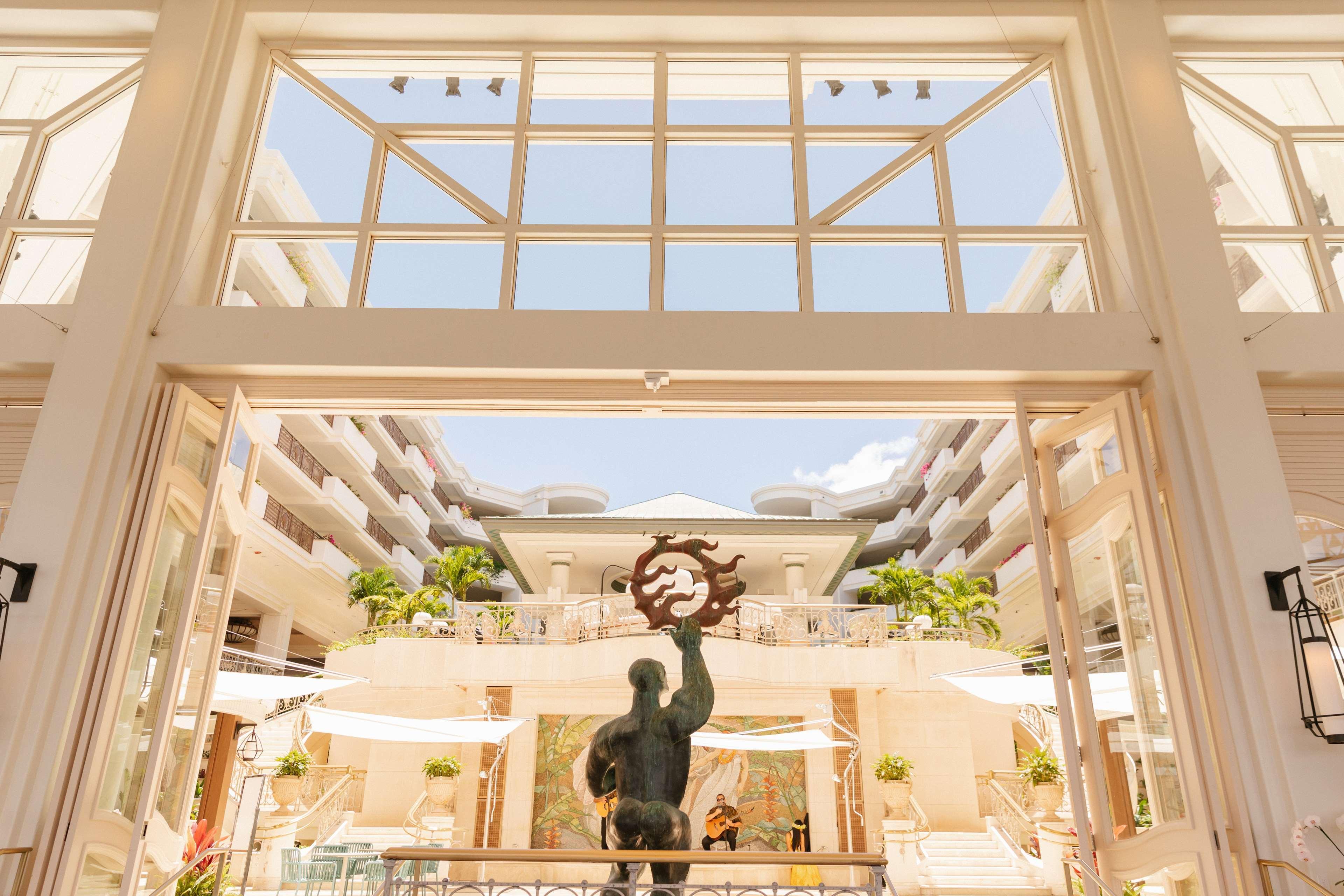 image-housing-carousel