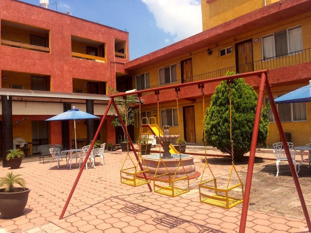 image-housing-carousel