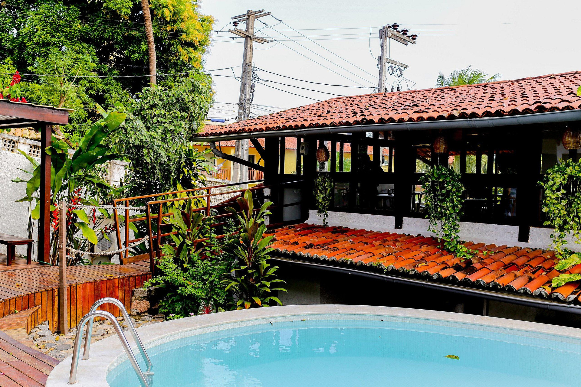 image-housing-carousel