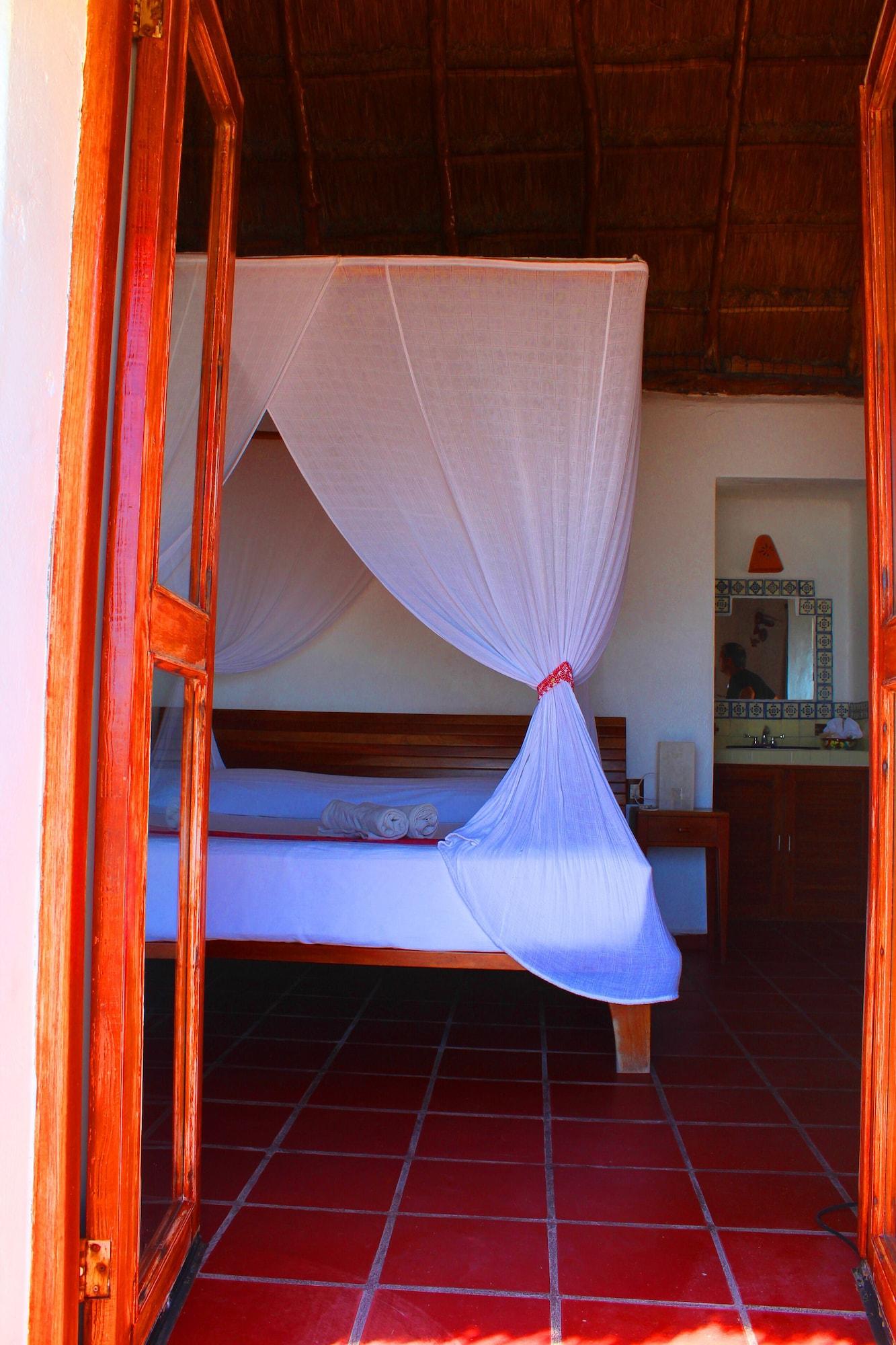 Habitación, 2 camas Queen size, vista parcial al mar