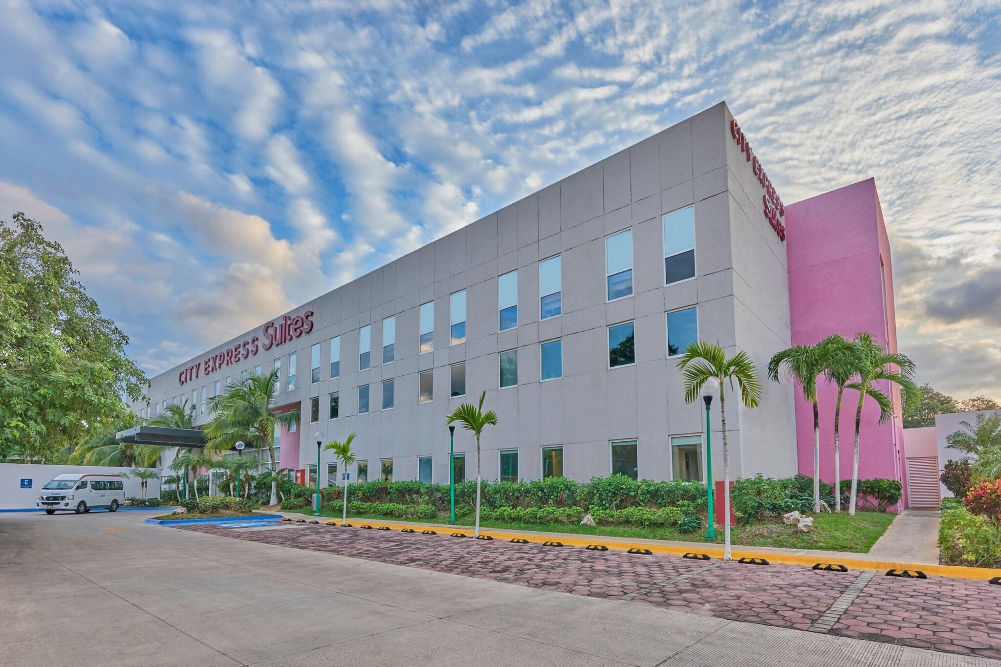 City Express Suites by Marriott Playa Del Carmen