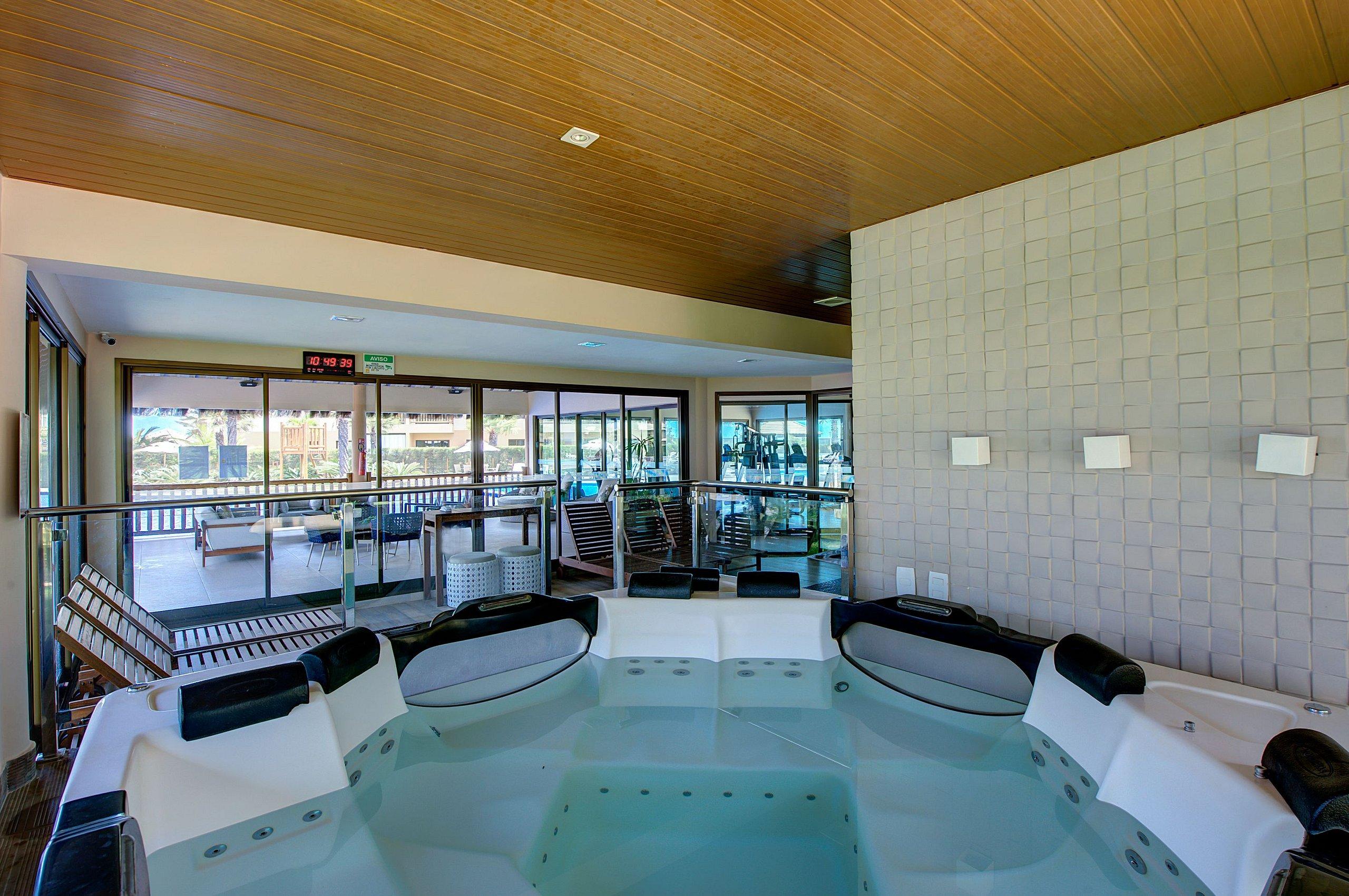 image-housing-carousel