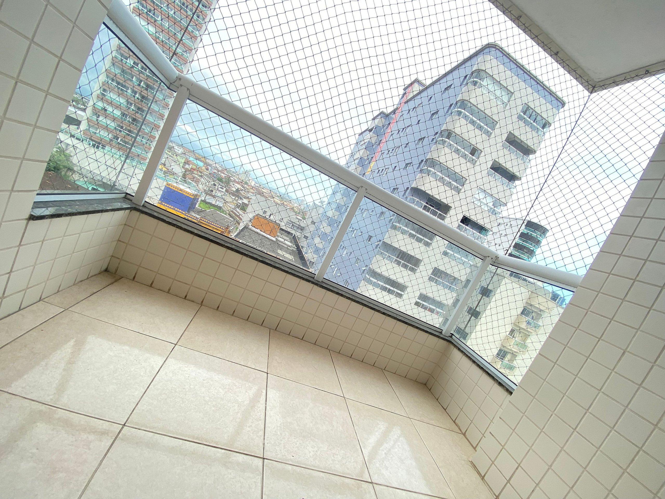 image-housing-carousel