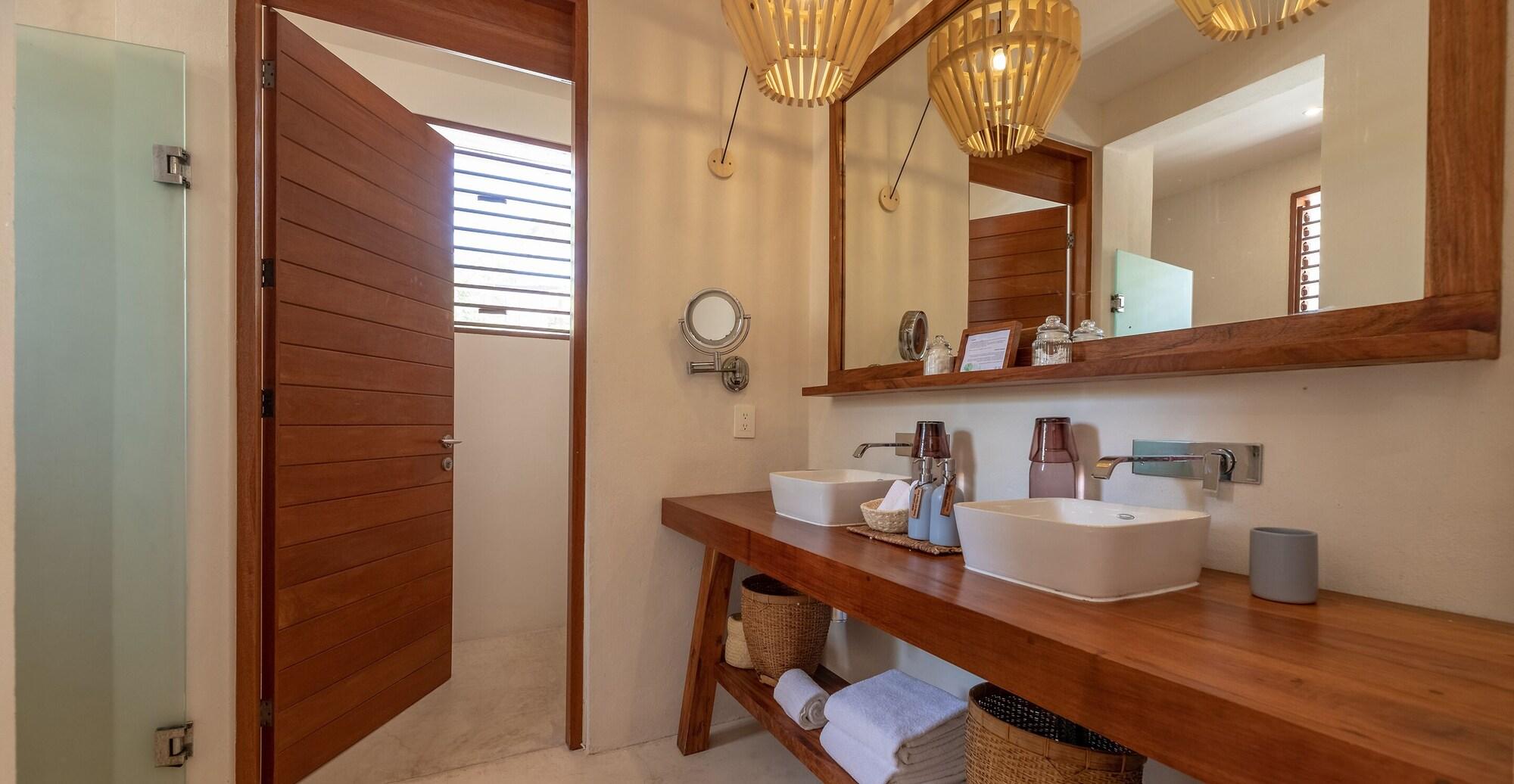 Suite, vista al mar, planta baja (with plunge pool)