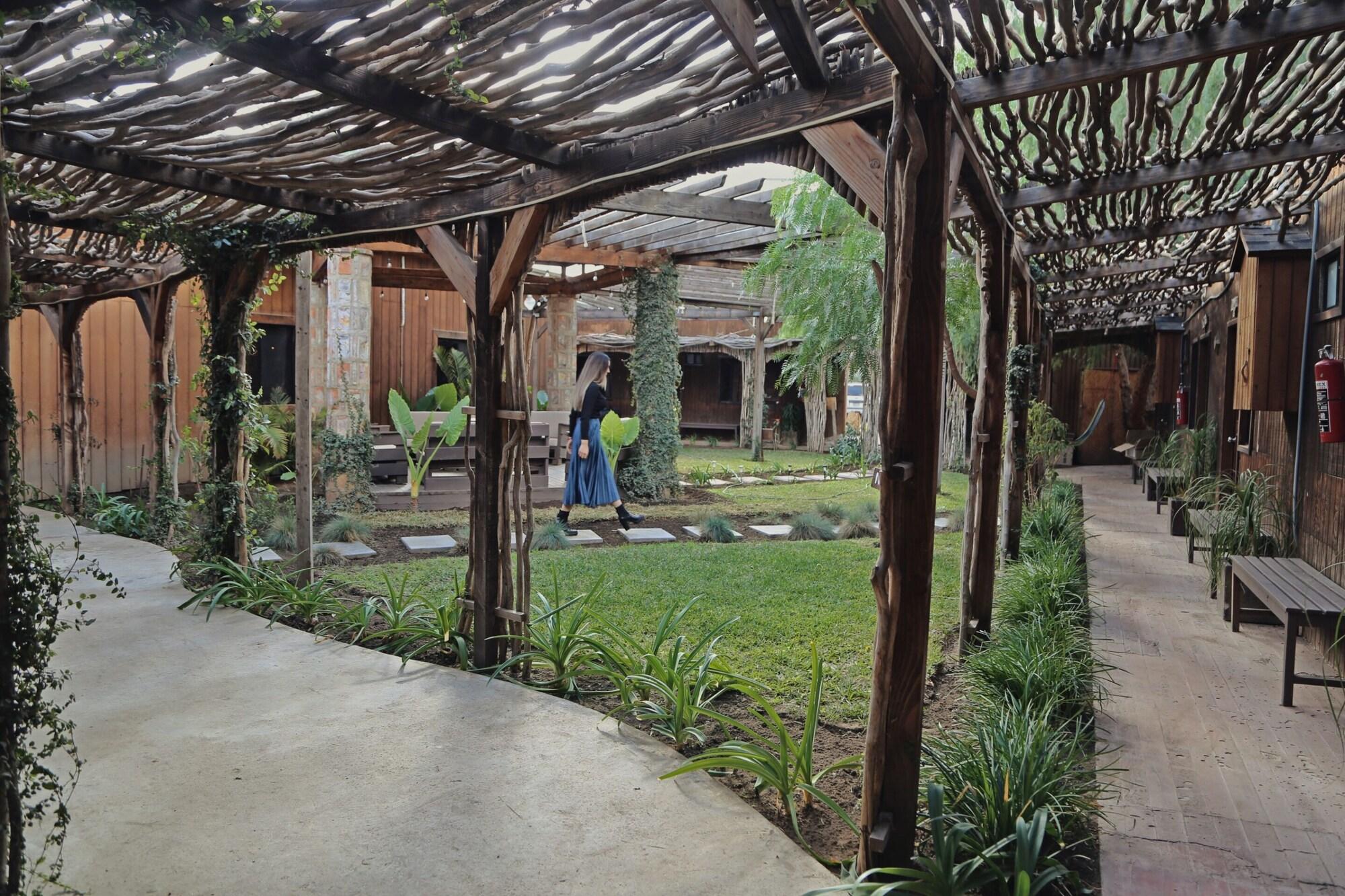 image-housing-carousel