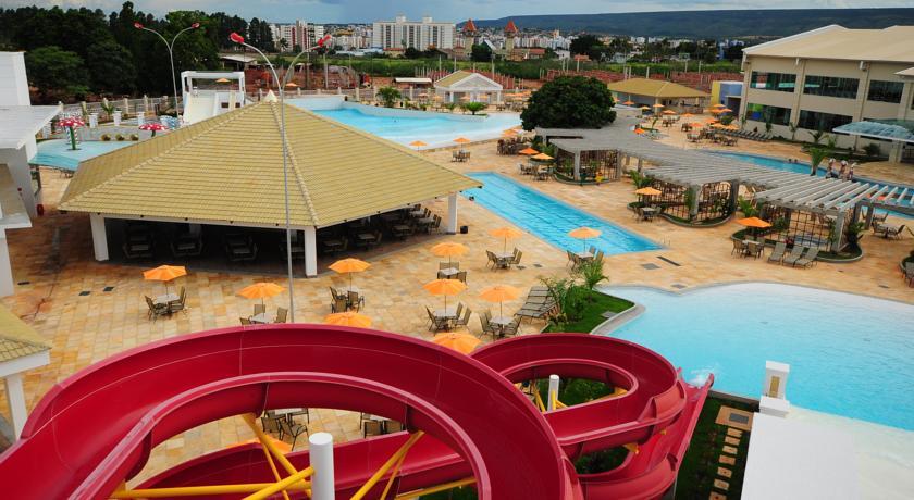 image-housing-carousel