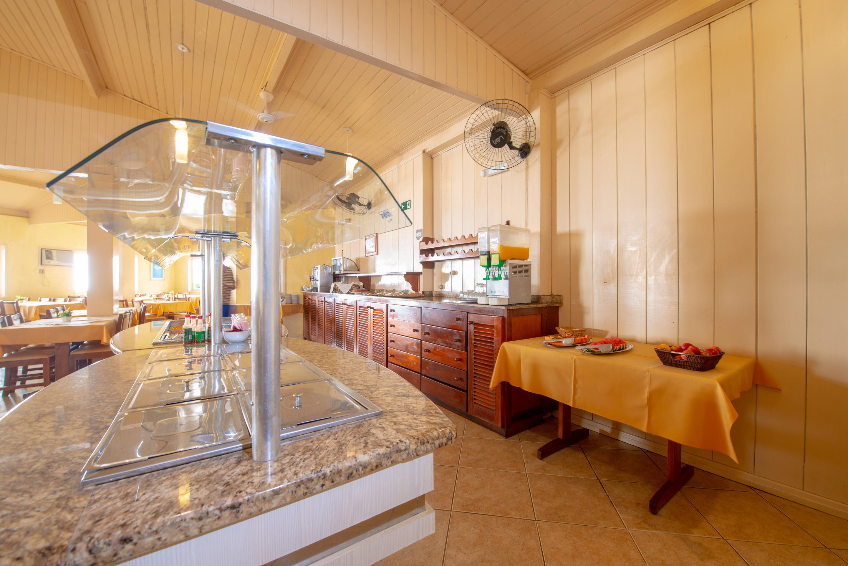 image-housing-carousel