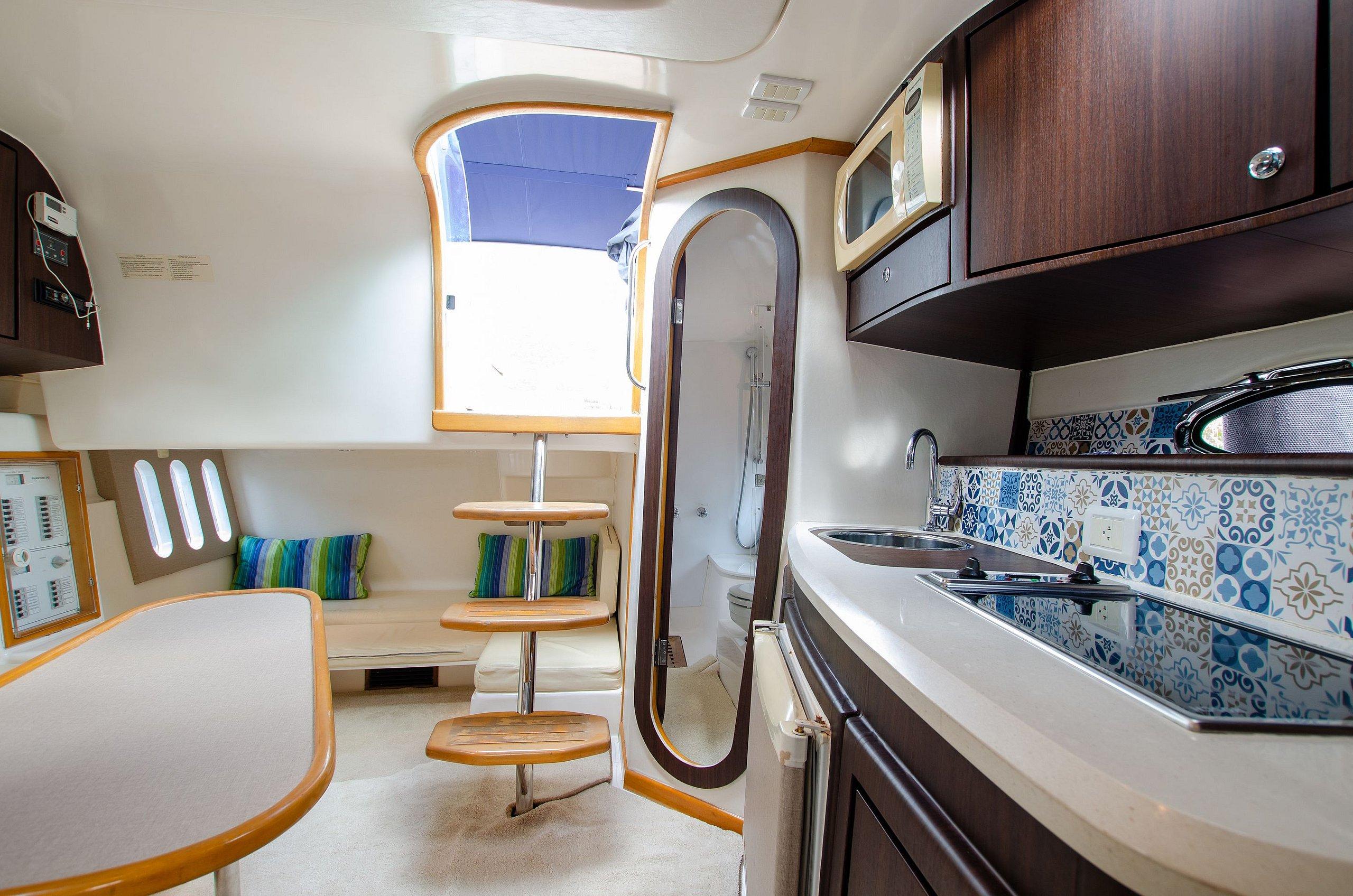 image-housing-carousel