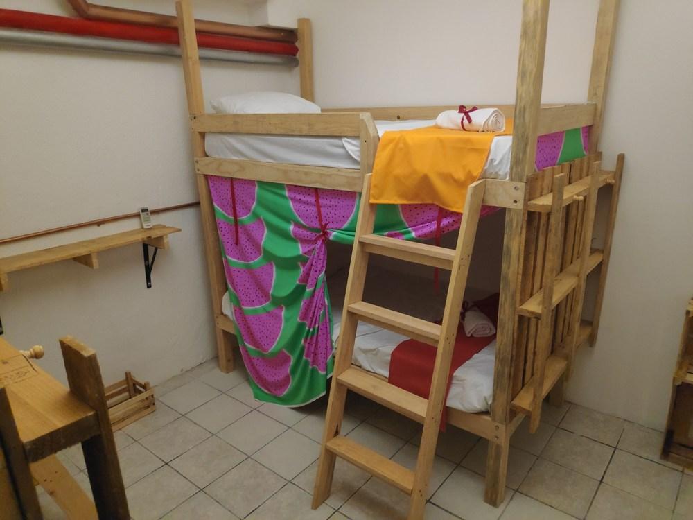 image-housing-carousel
