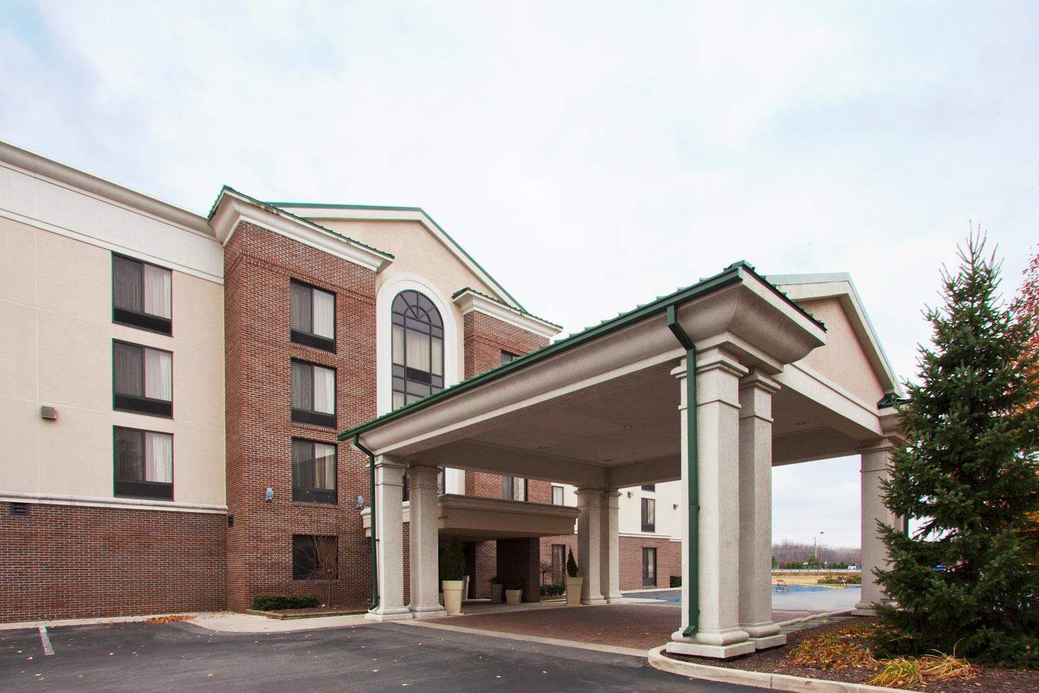 Holiday Inn Express & Suites Fort Wayne, an IHG Hotel image