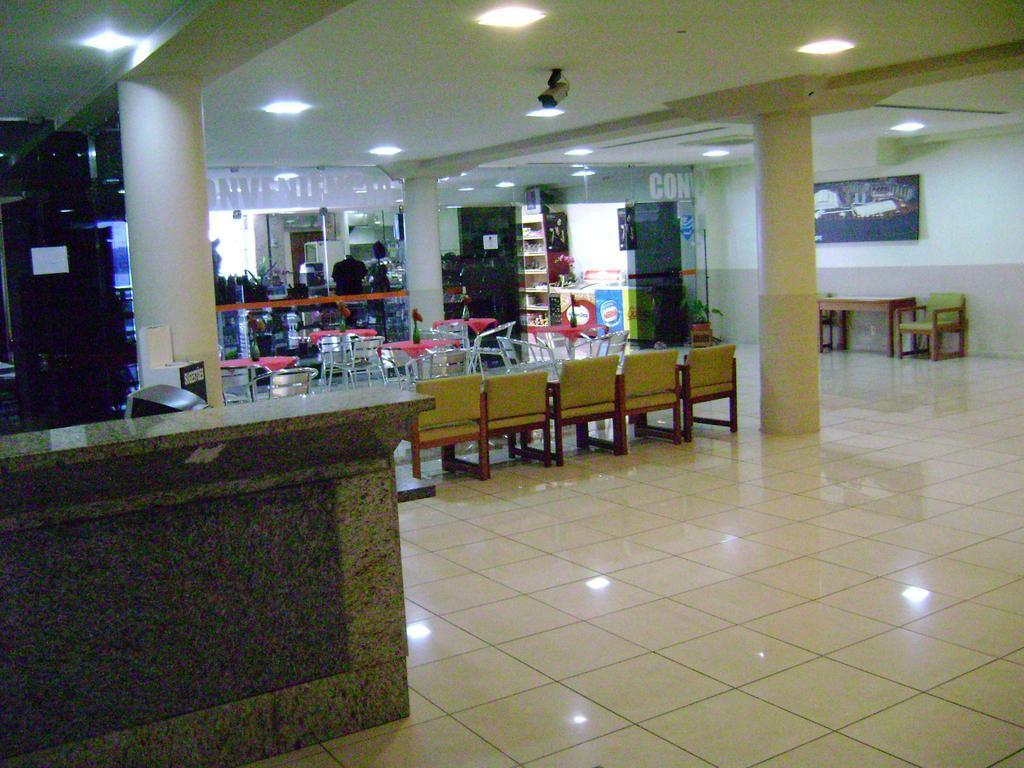 image-housing-carousel