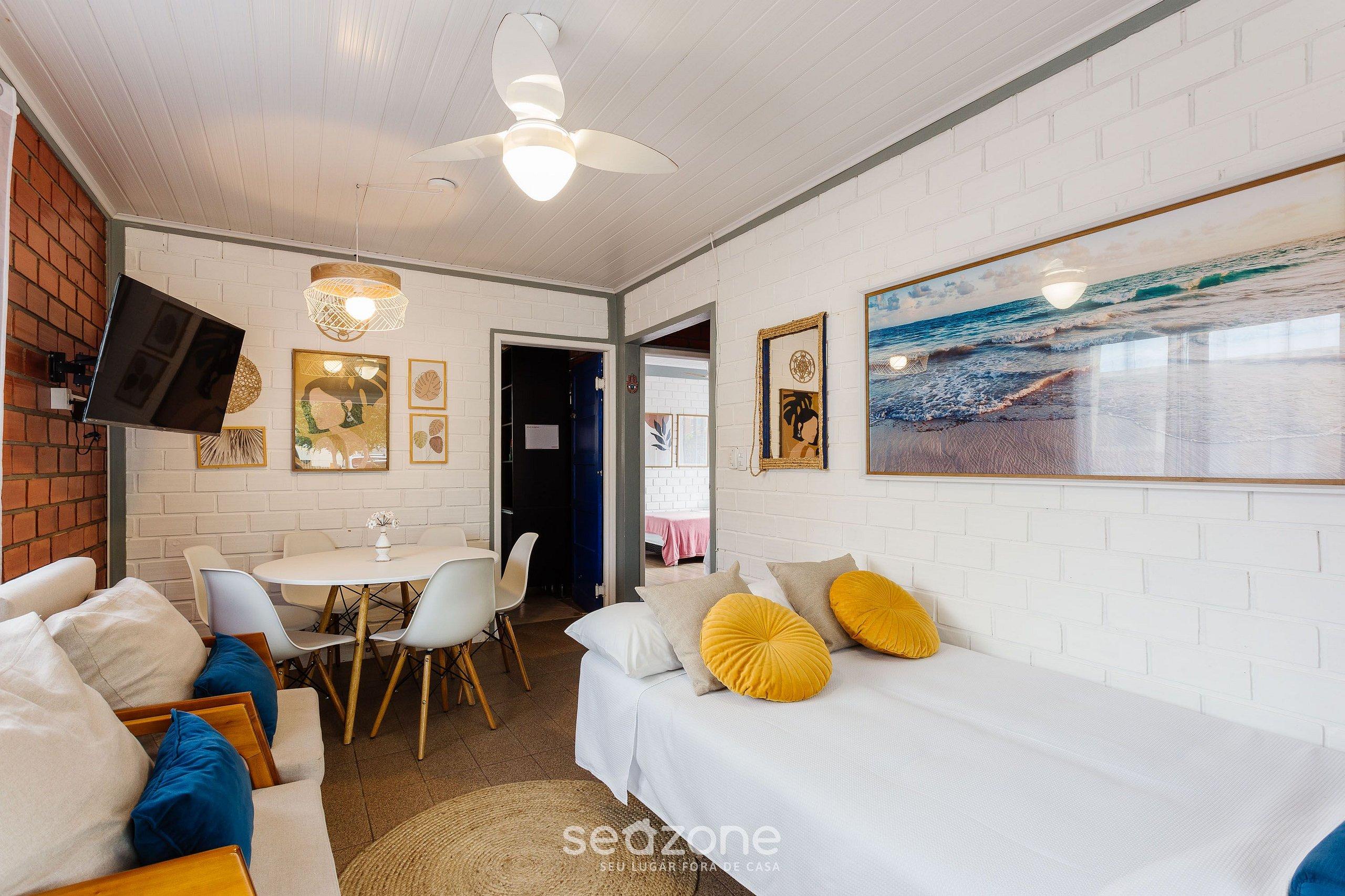image-housing-carousel