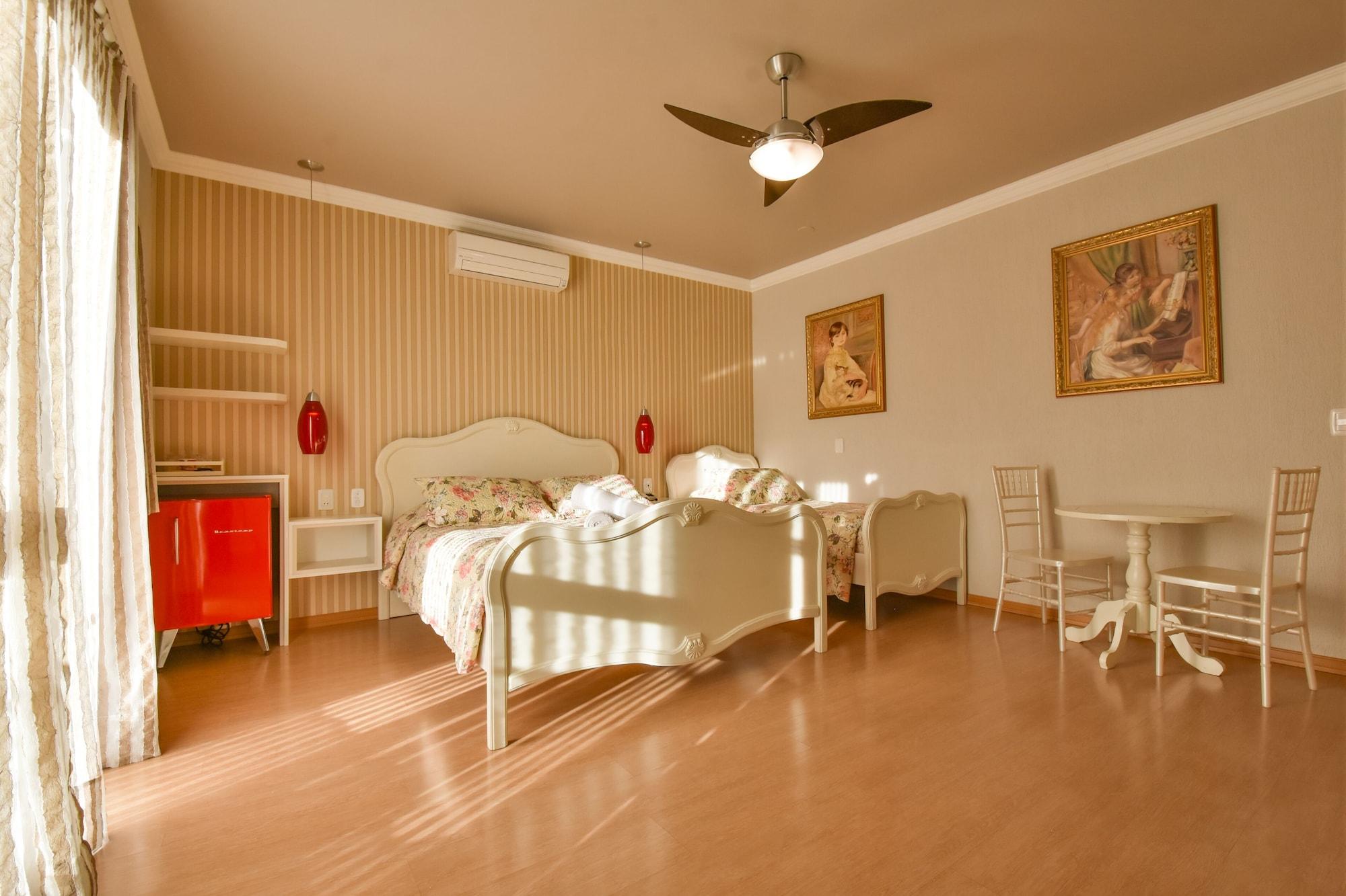 image-housing-carousel