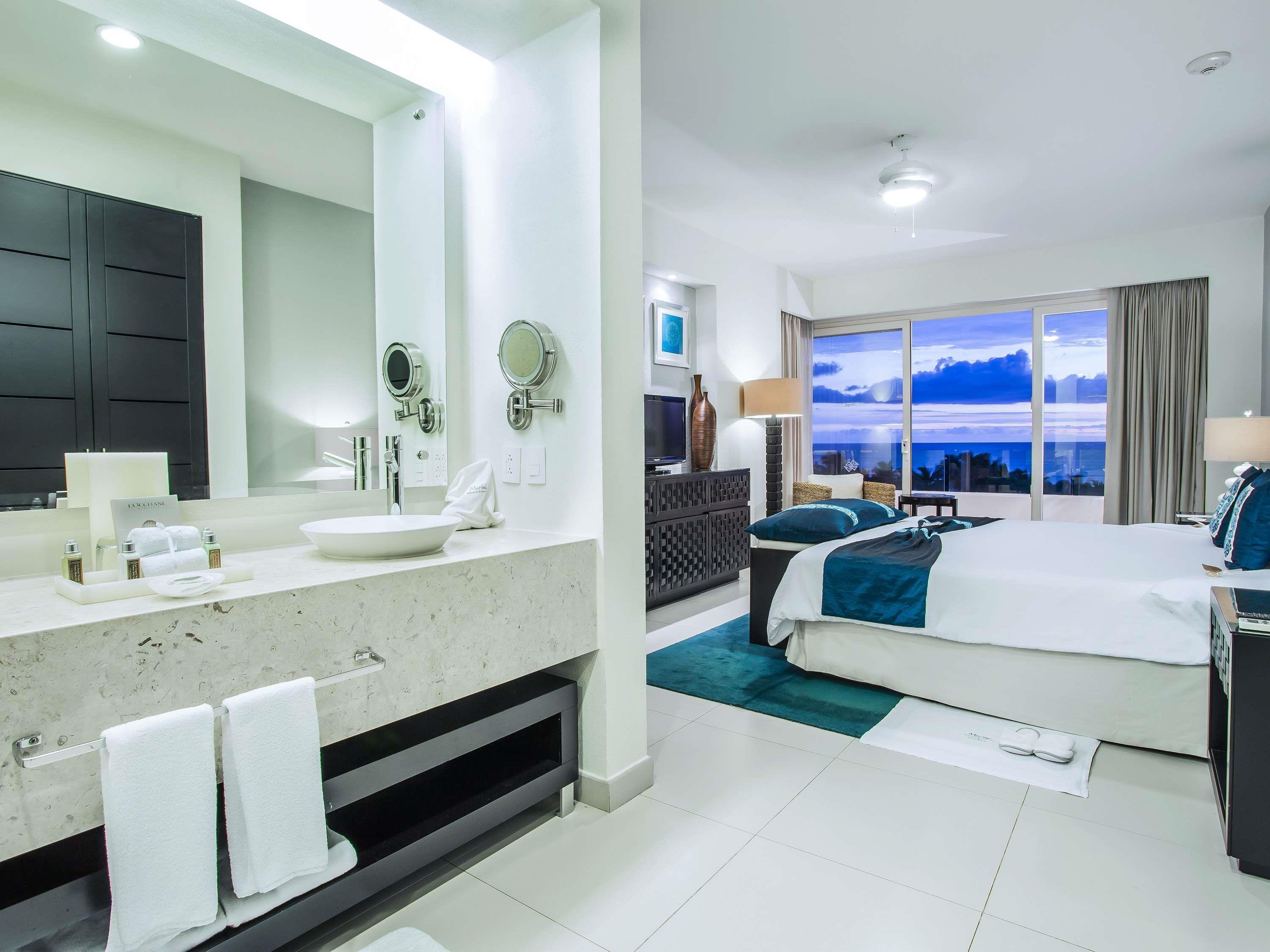 One Bedroom Luxury Ocean View Residence with 1 king size bed