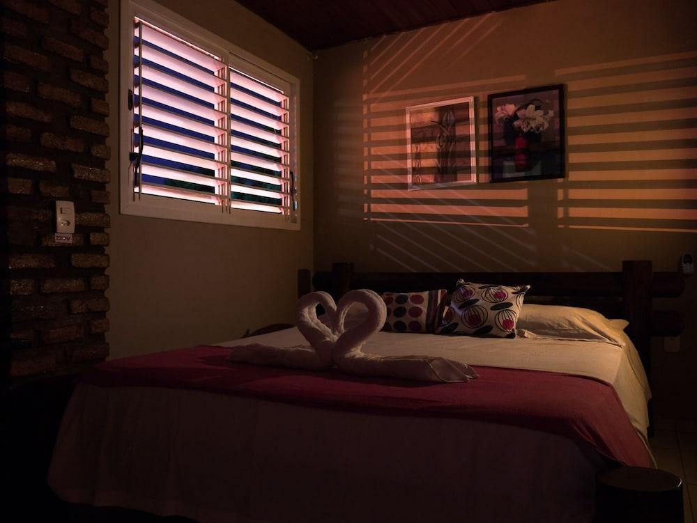 image-housing-carousel