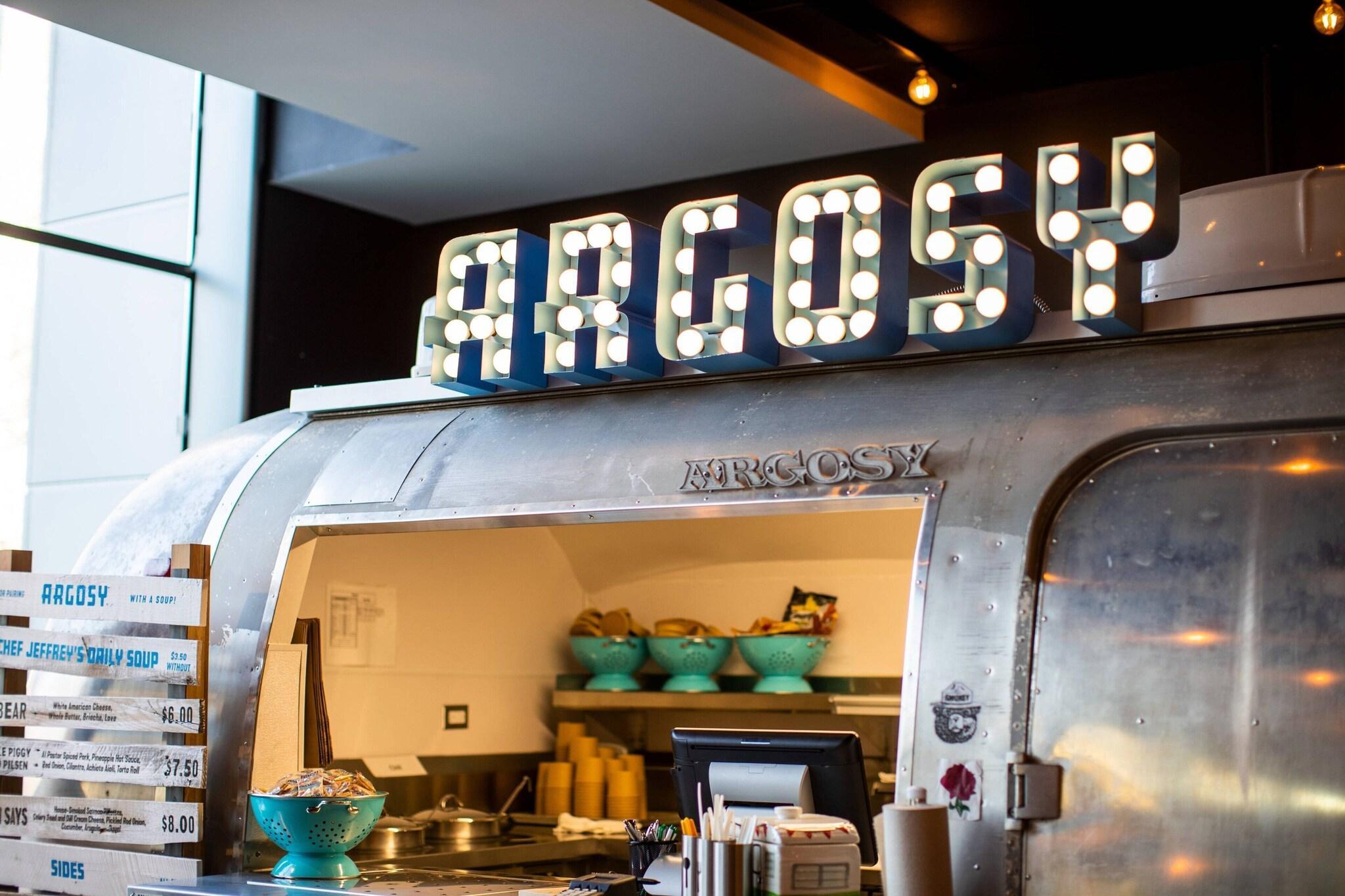 image-housing-carousel