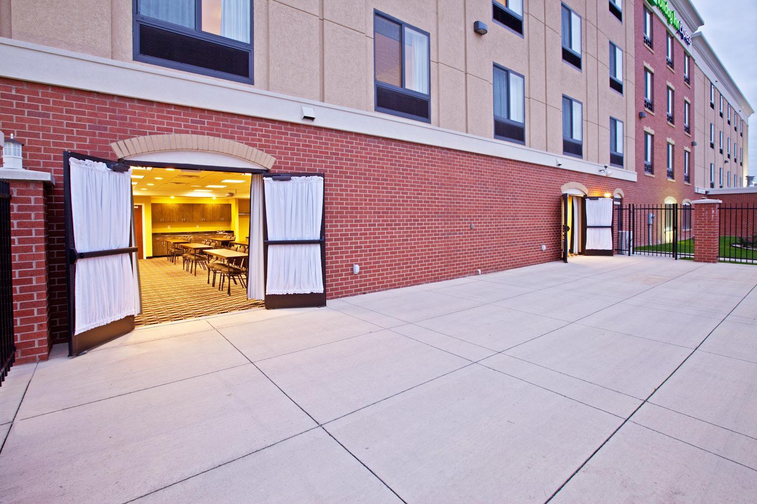 Holiday Inn Express Indianapolis - Southeast, an IHG Hotel image