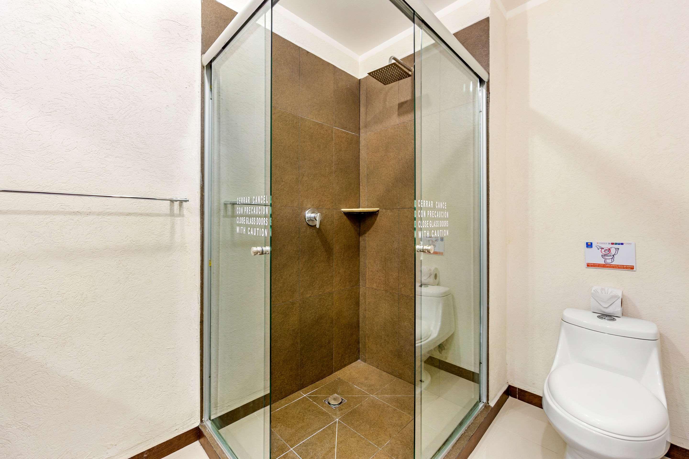 2 Double Beds, City View