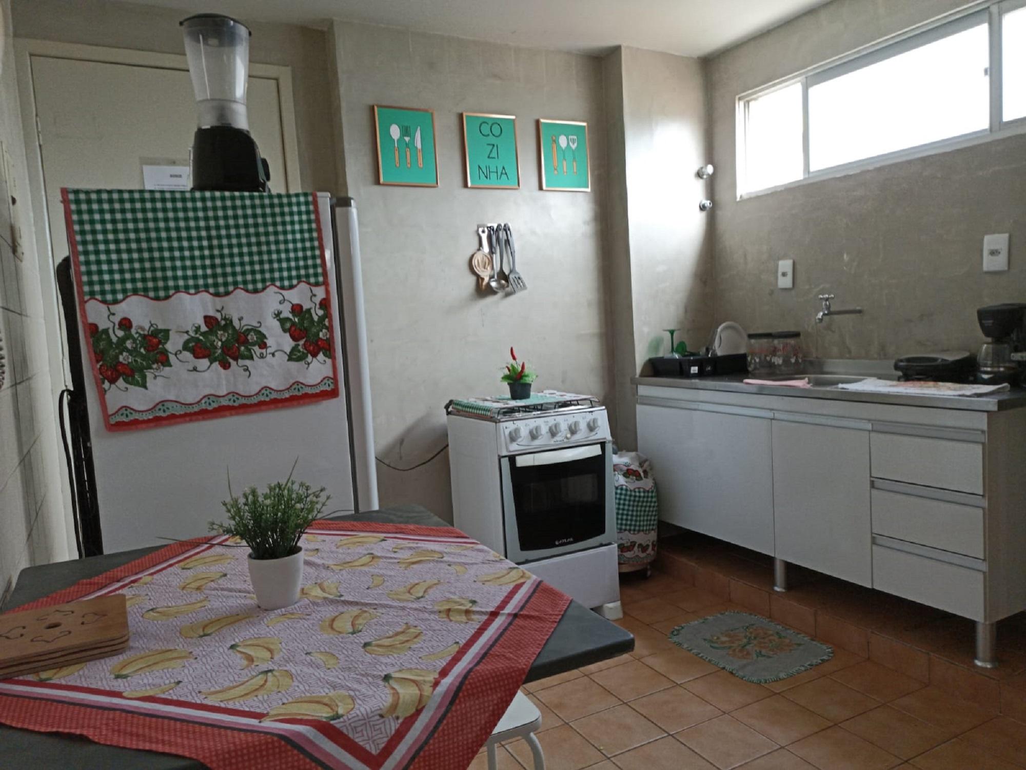 image-housing-carousel