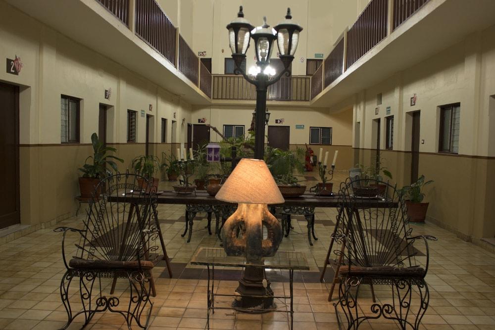 image-housing-carousel
