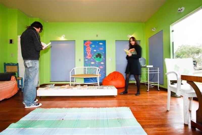 image-housing-carousel