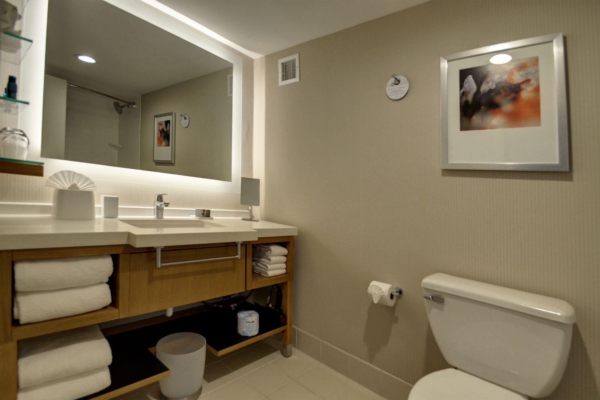 image-housing-carousel