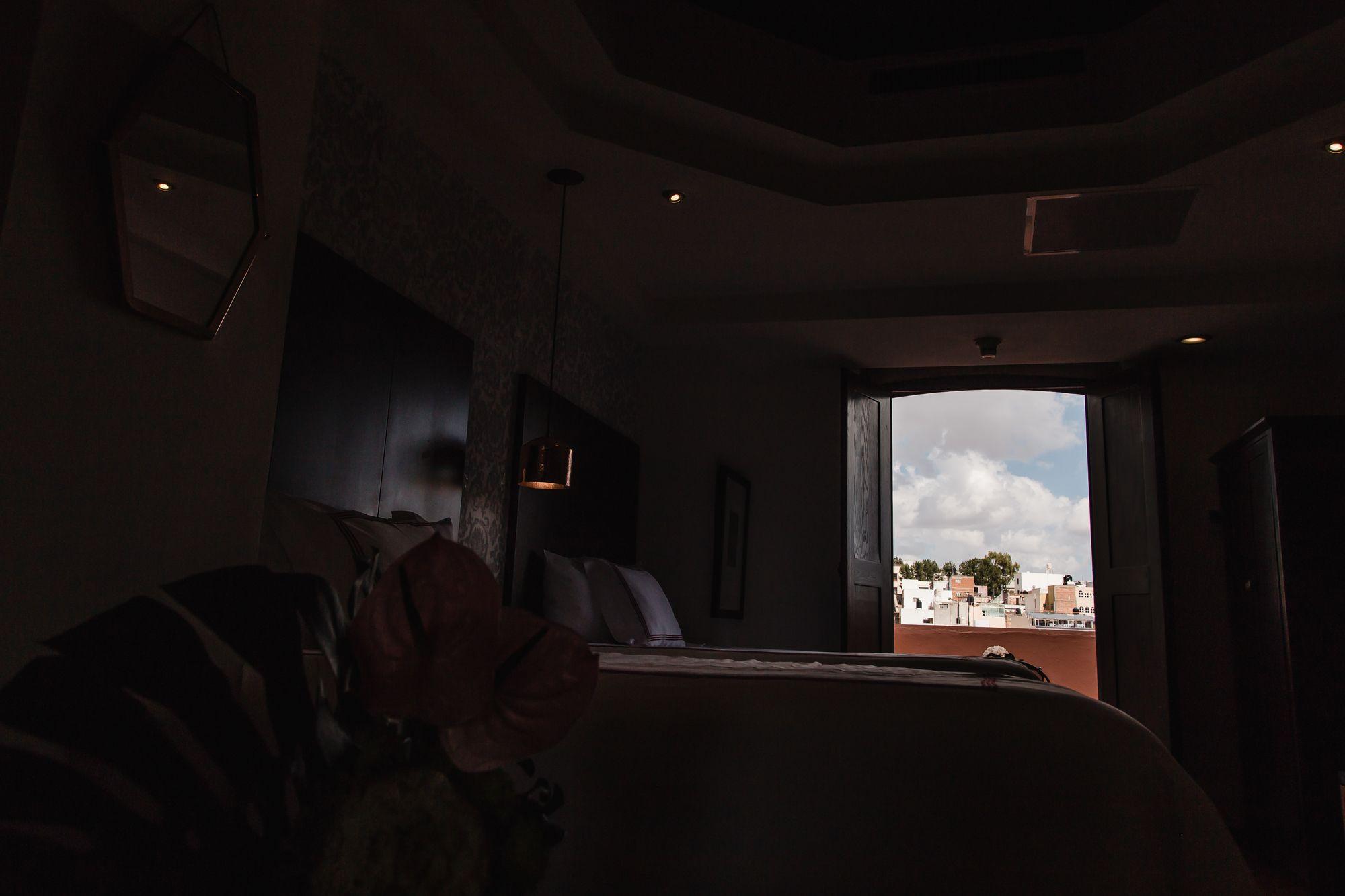 image-housing-carousel