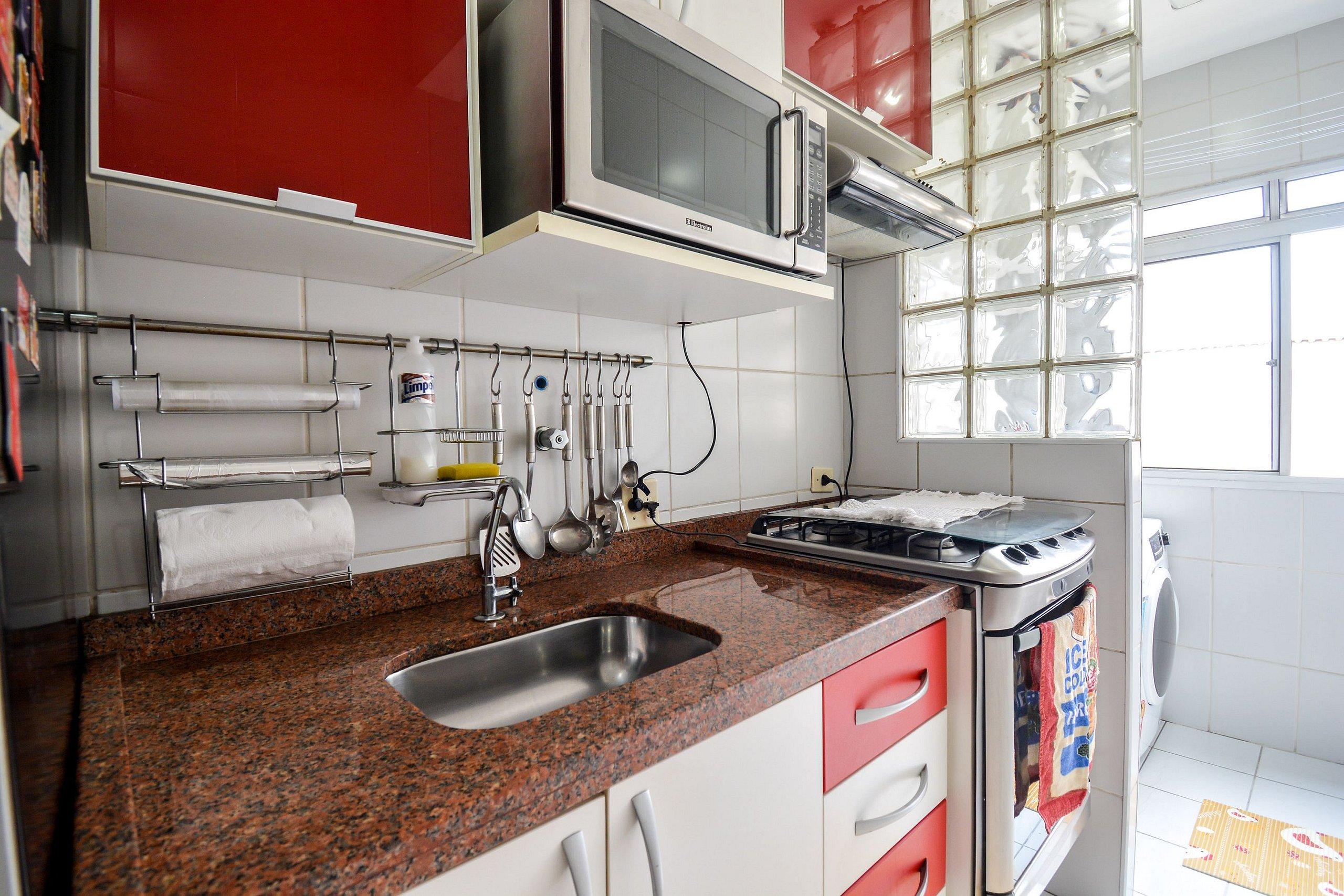 image-housing-carousel