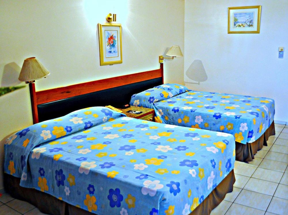 image-housing-carousel