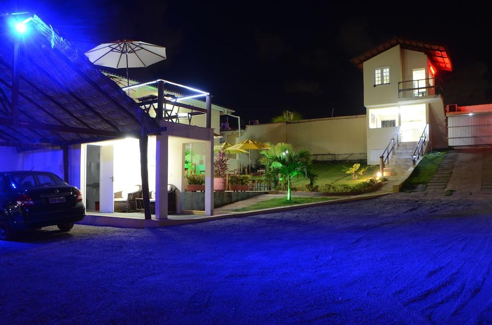 image-housing-carousel