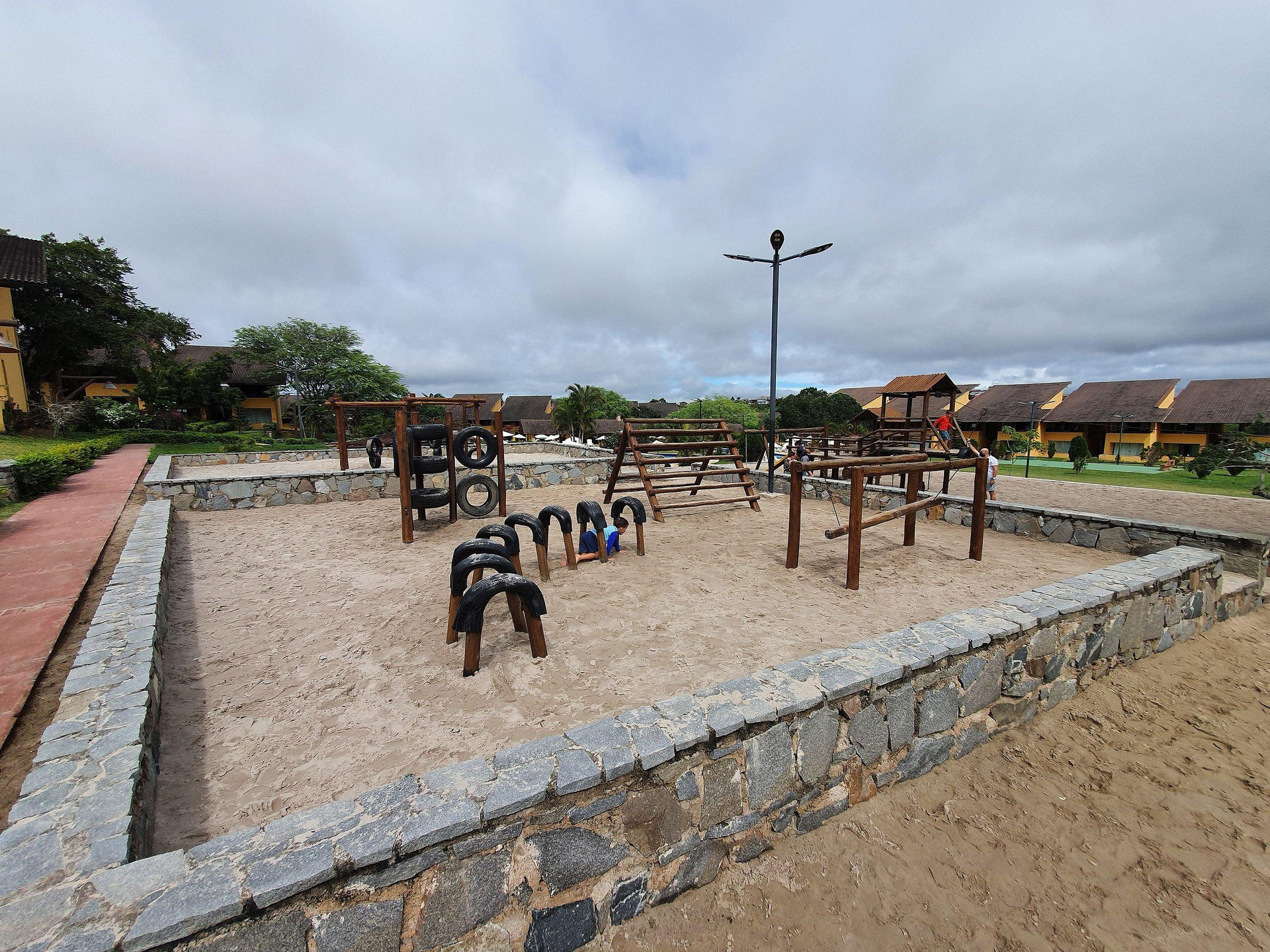 image-housing-carousel