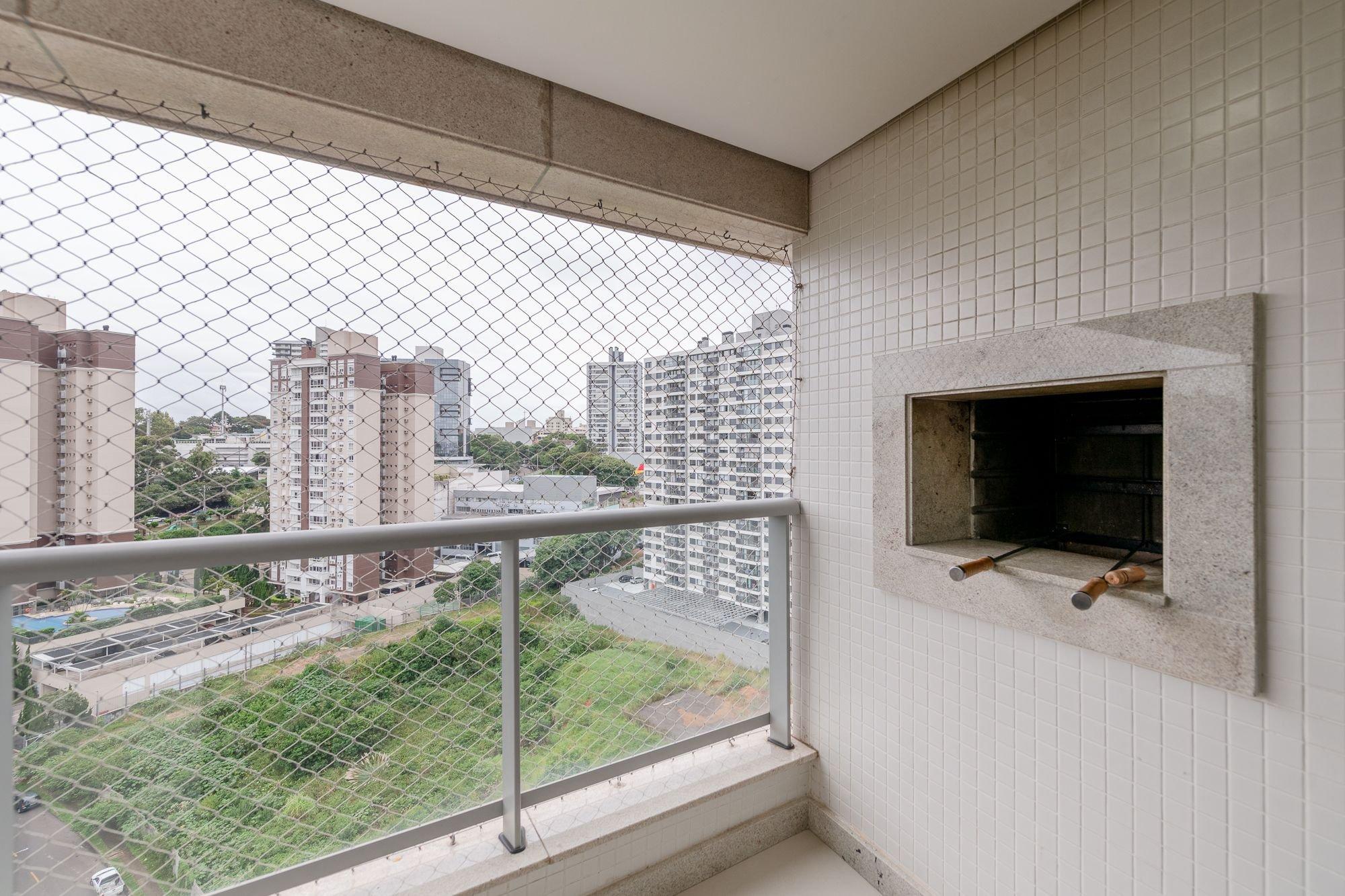 image-housing-carousel