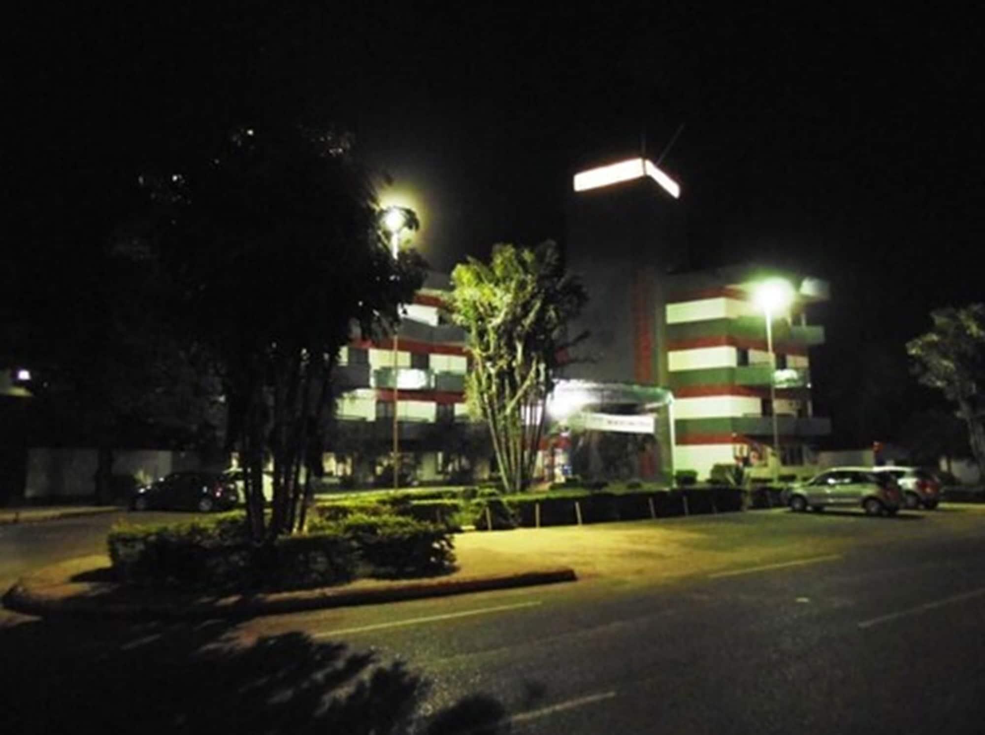 image-housing-carousel