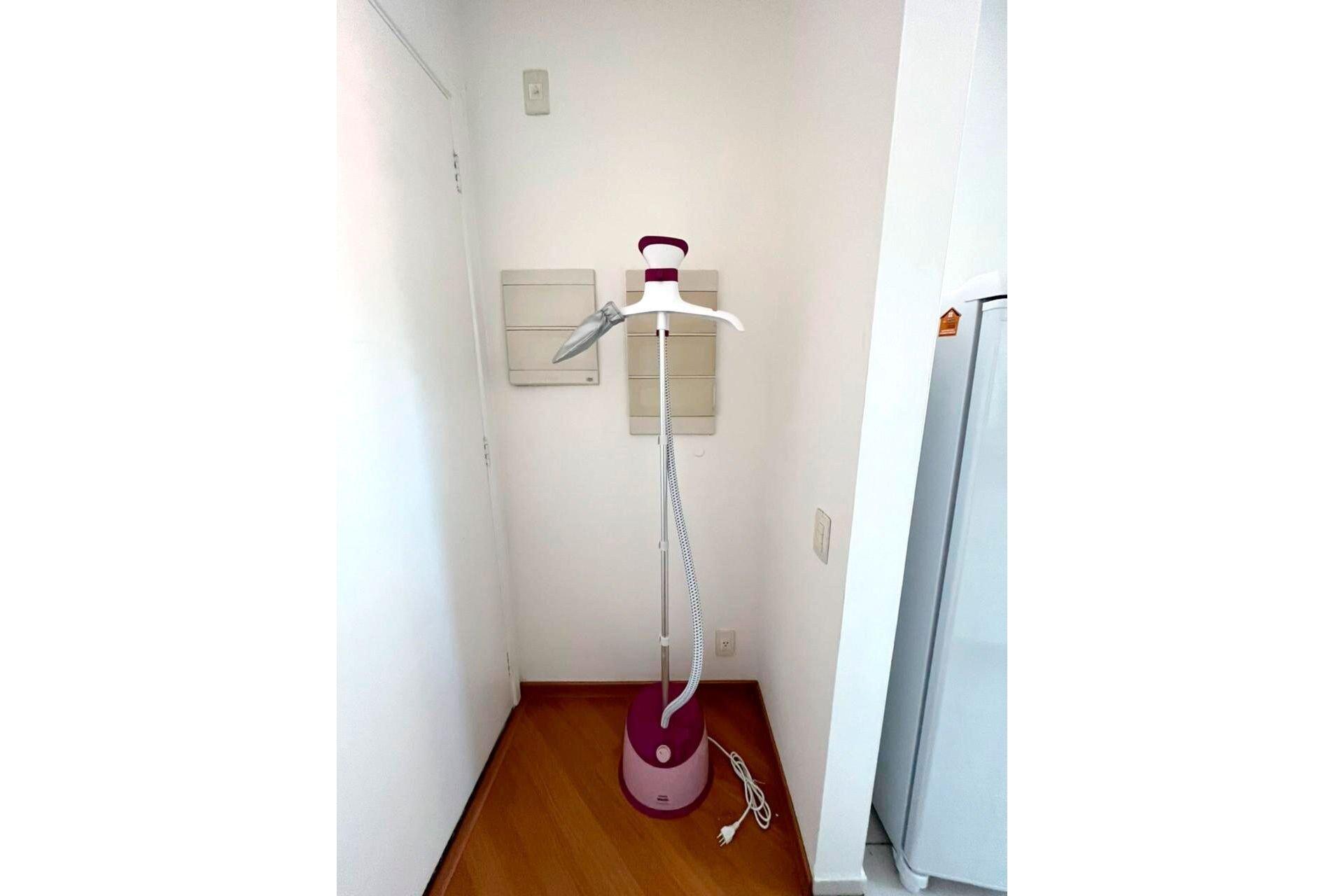 image-housing-carousel
