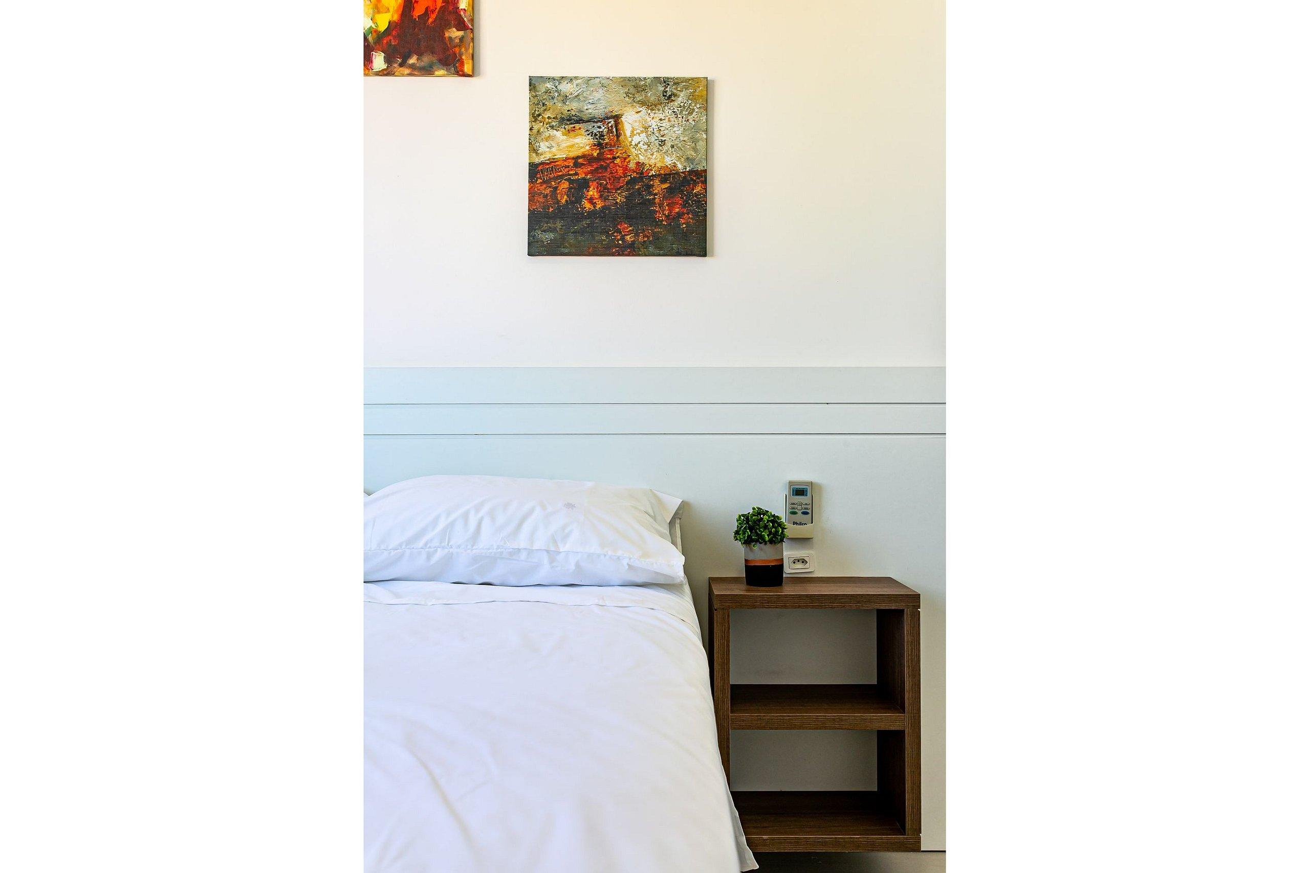 image-housing-carousel