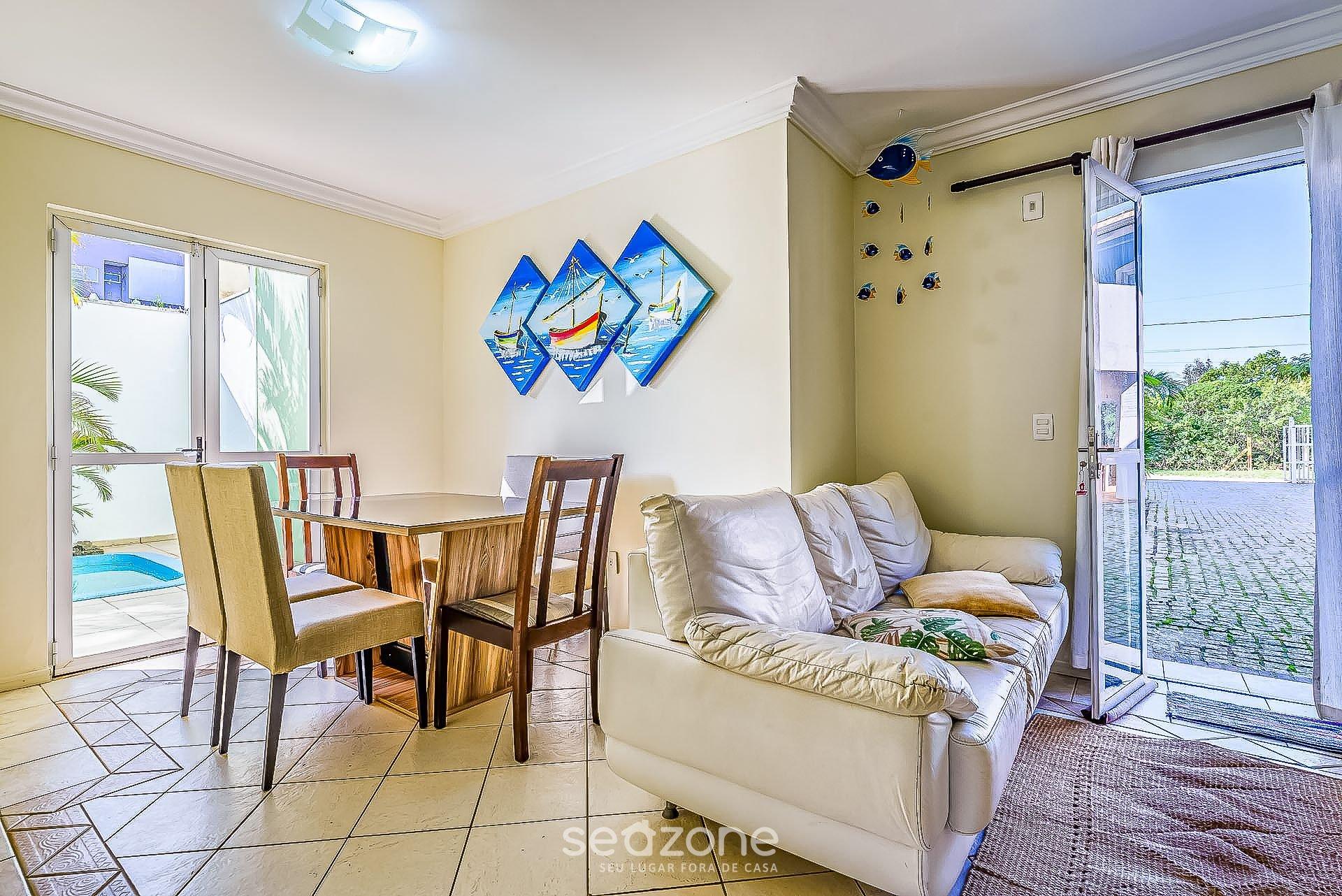 image-housing-carousel