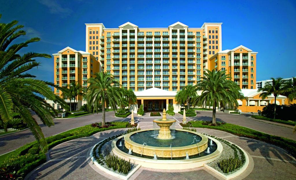 image-housing-carousel