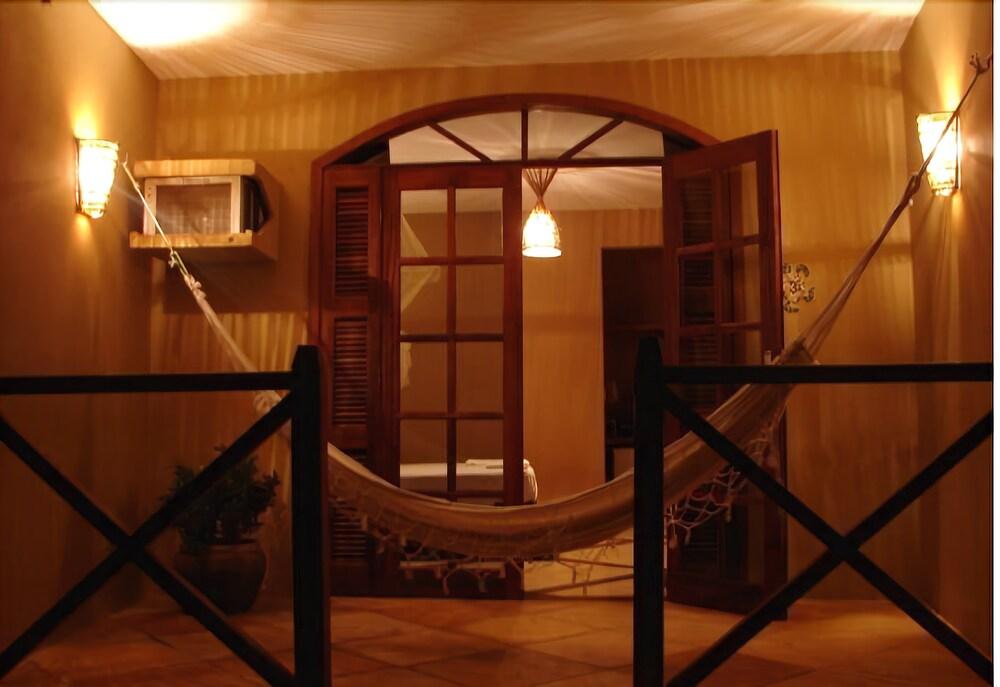 image-housing-carousel