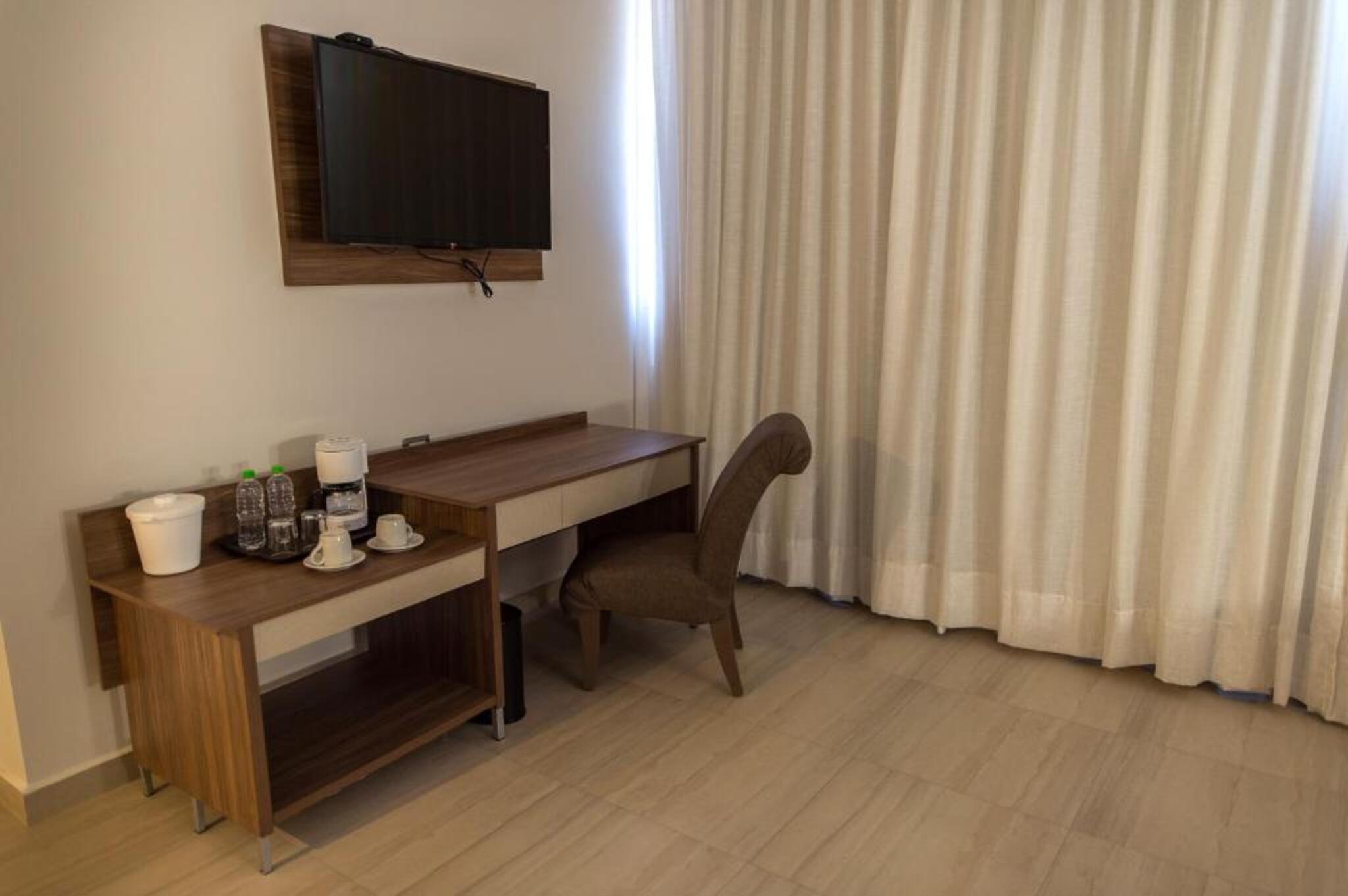 two double beds with city view