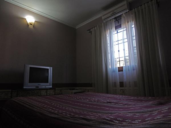 image-housing-carousel