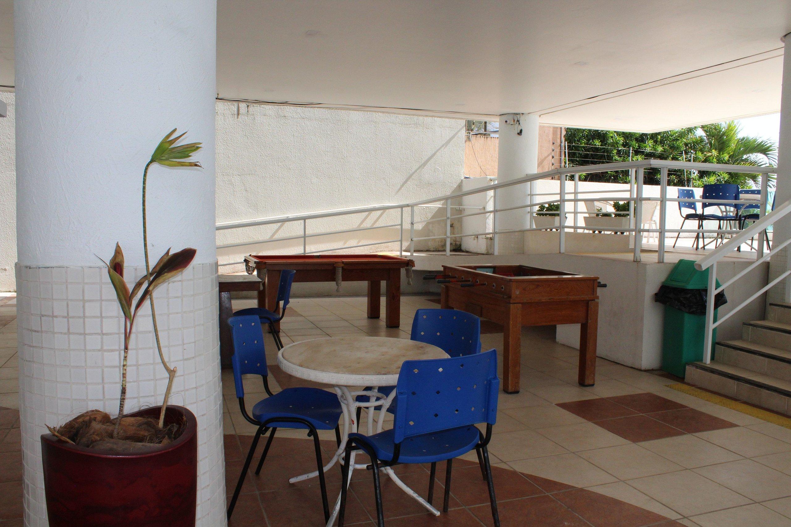 image-housing-carousel