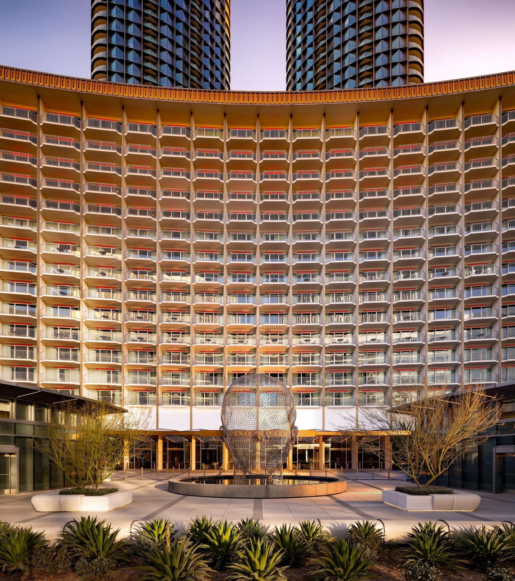 image-housing-carousel
