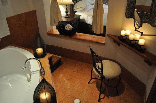 image-housing-carousel