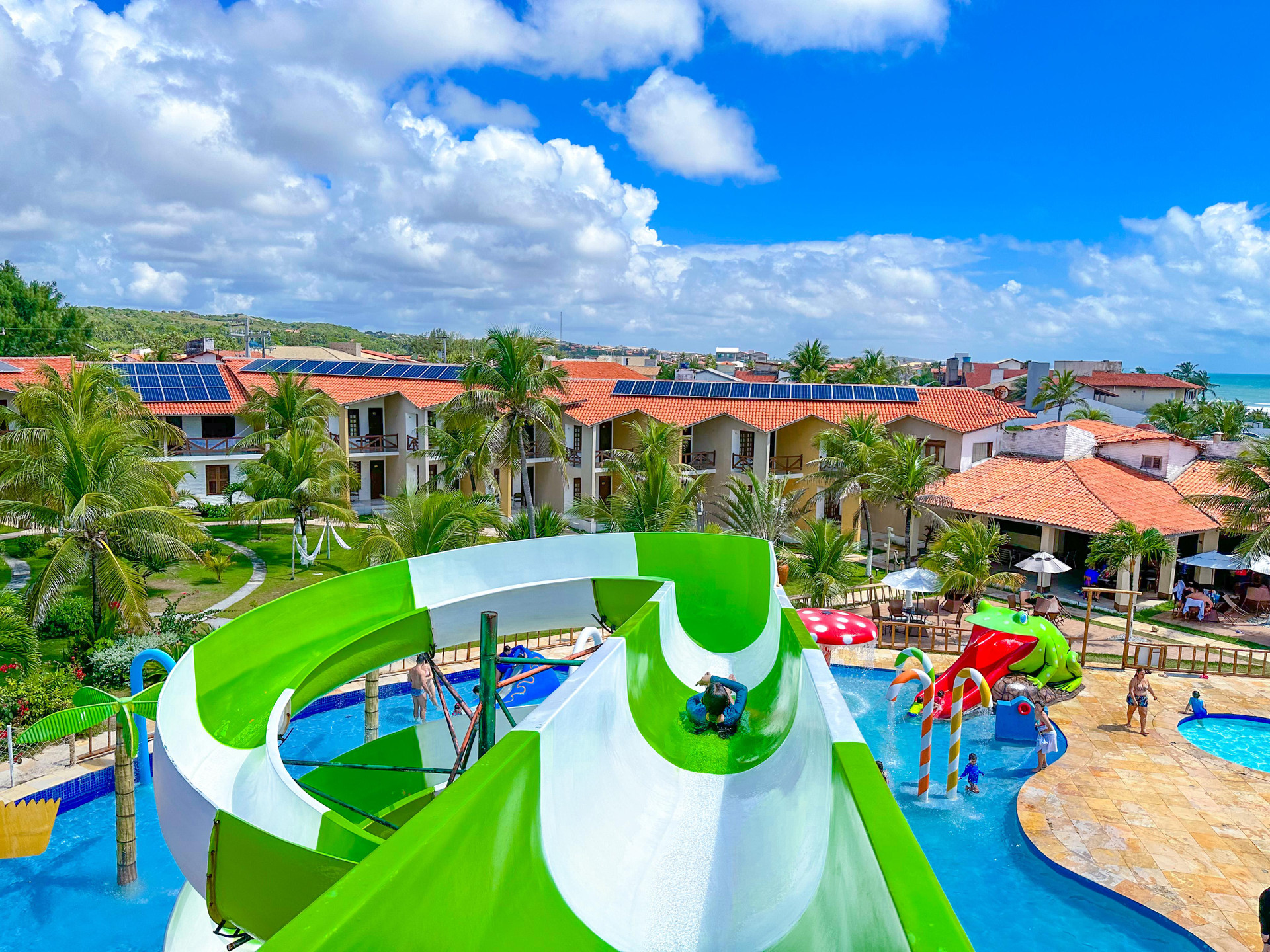 image-housing-carousel