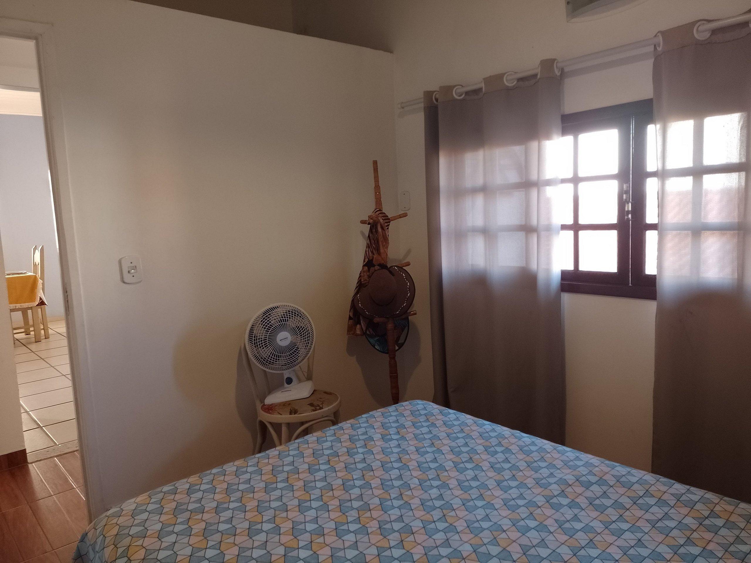 image-housing-carousel
