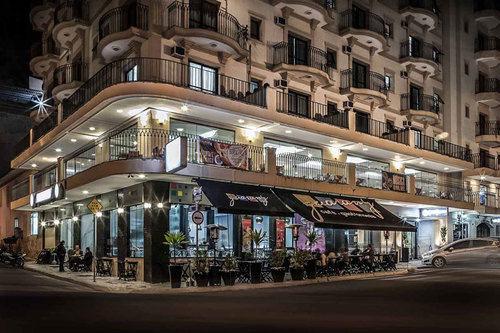 image-housing-carousel