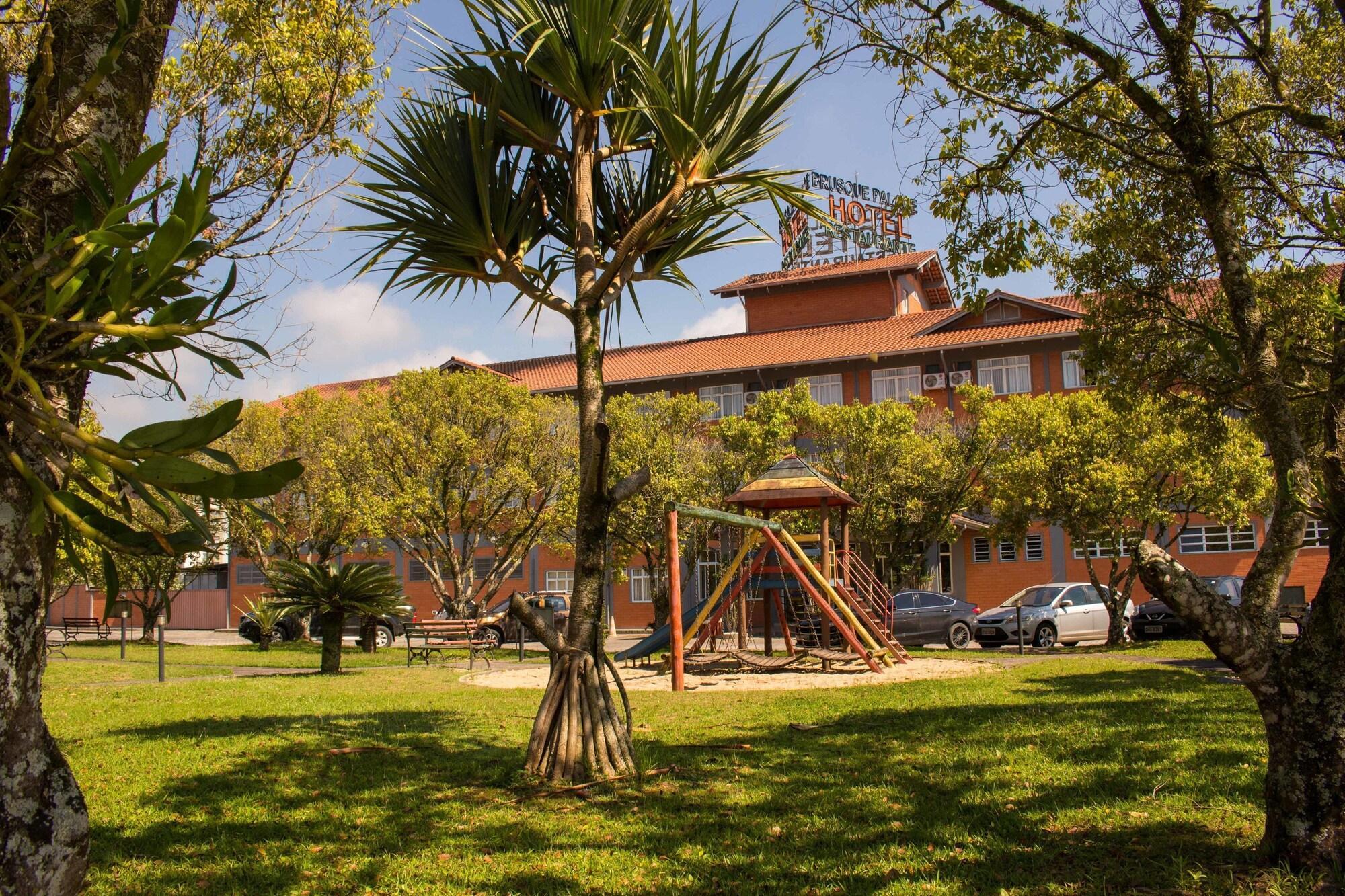 image-housing-carousel