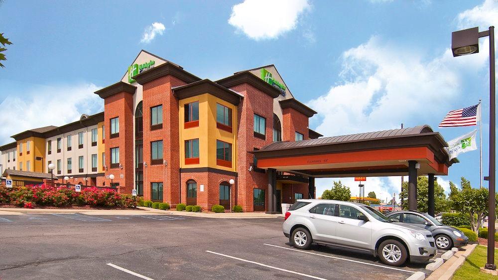 Holiday Inn Express & Suites Olive Branch, an IHG Hotel image