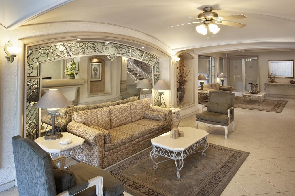 image-housing-carousel