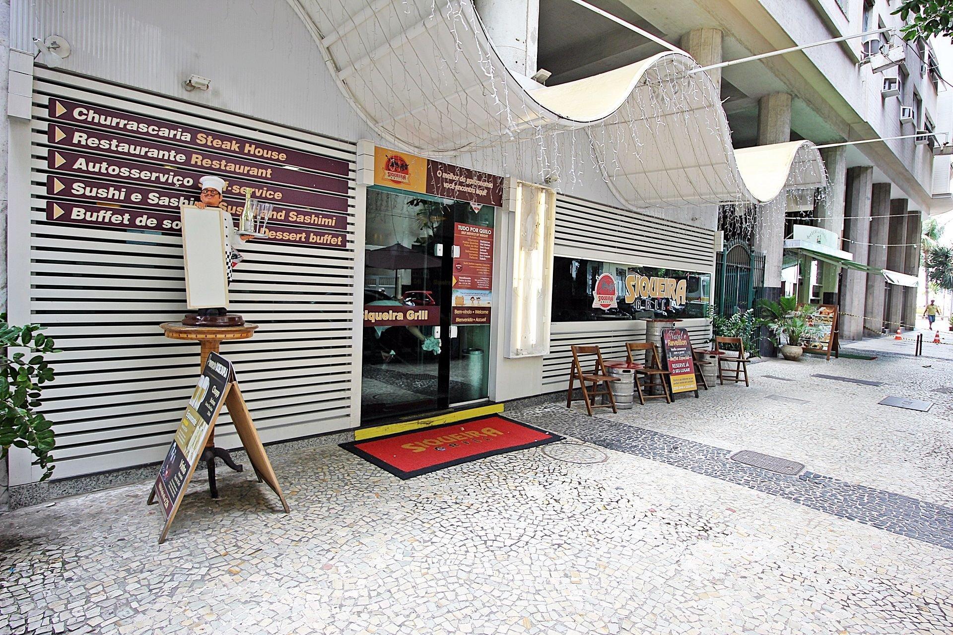 image-housing-carousel